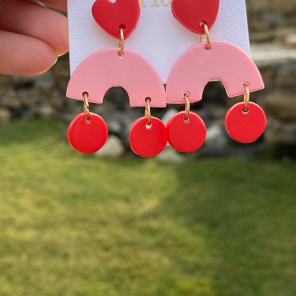 Beautiful Red heart clay drop dangle earring - Picture 3 of 4